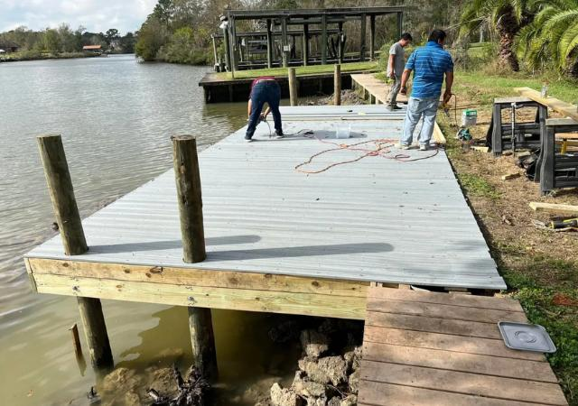 Dock Vs Raft Piers vs. Docks vs. Boathouses: Choosing the Right Waterfront Structure ...